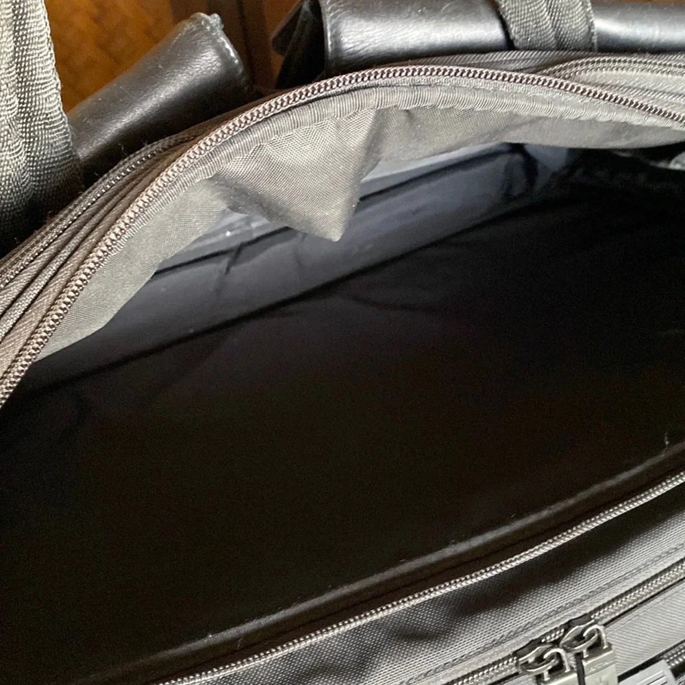 HARTMANN - “The Moderns”nylon/leather travel briefcase